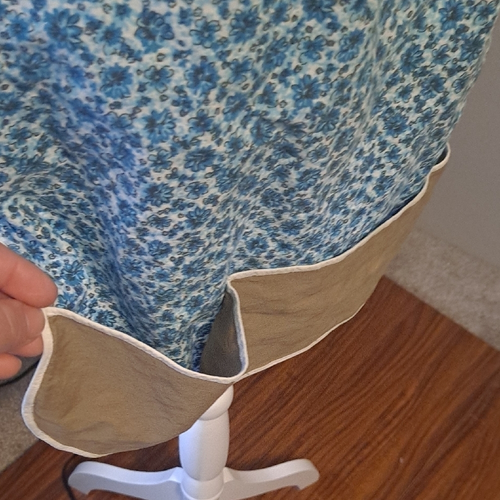 Apron With Blue And Brown Pattern - image 2